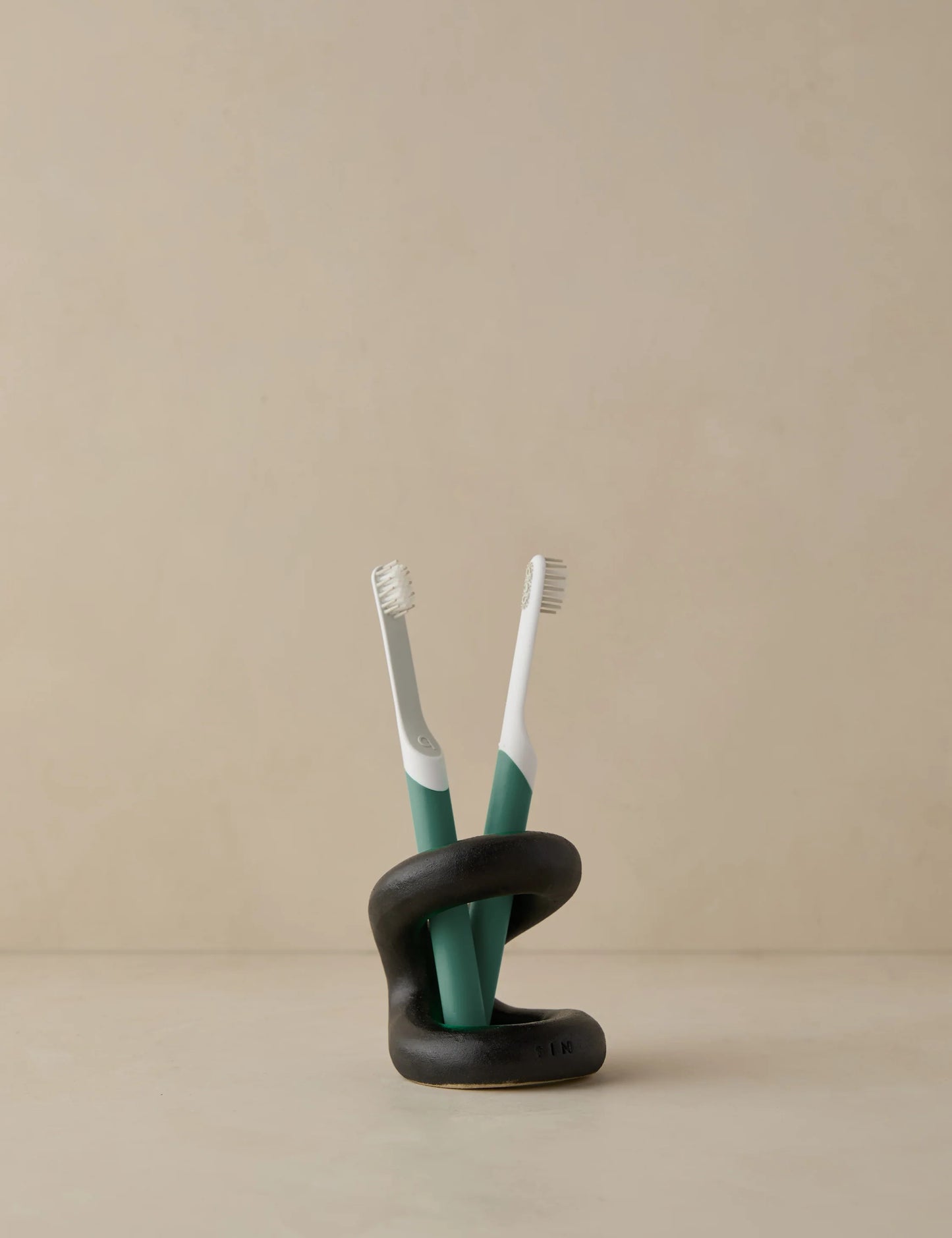 HP TRADE HUB | Ood Toothbrush Holder