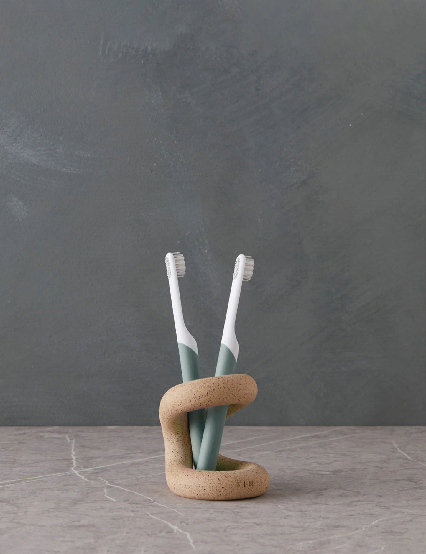 HP TRADE HUB | Ood Toothbrush Holder